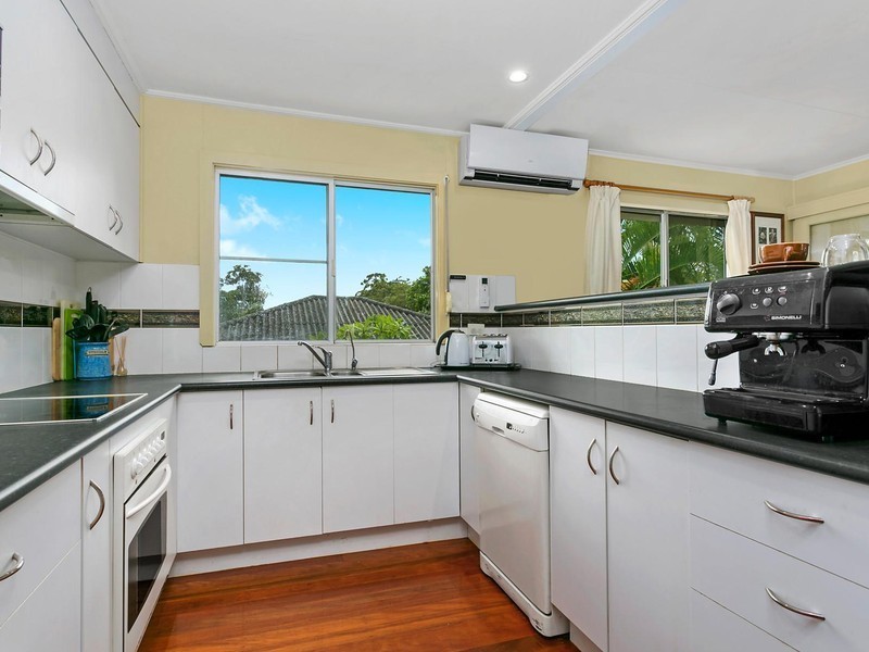 18 Crewe Street, Mount Gravatt East QLD 4122