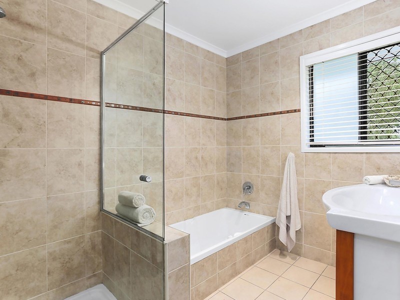 3 Canter Street, Mansfield QLD 4122