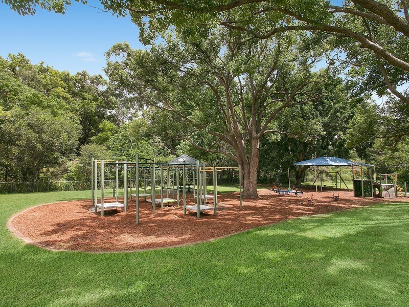 31 Henry Street, Chapel Hill QLD 4069