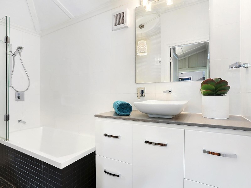 140 Armstrong Road, Cannon Hill QLD 4170