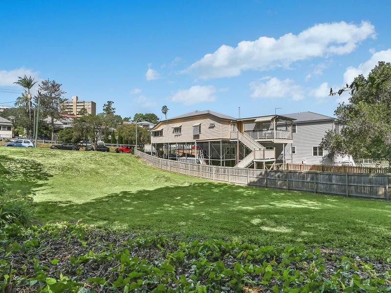 9 Norman Avenue, Norman Park QLD 4170