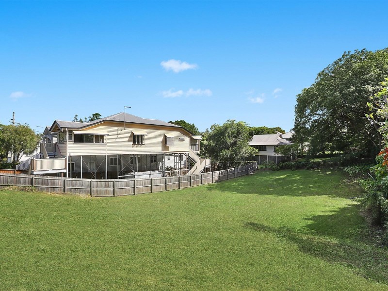 9 Norman Avenue, Norman Park QLD 4170