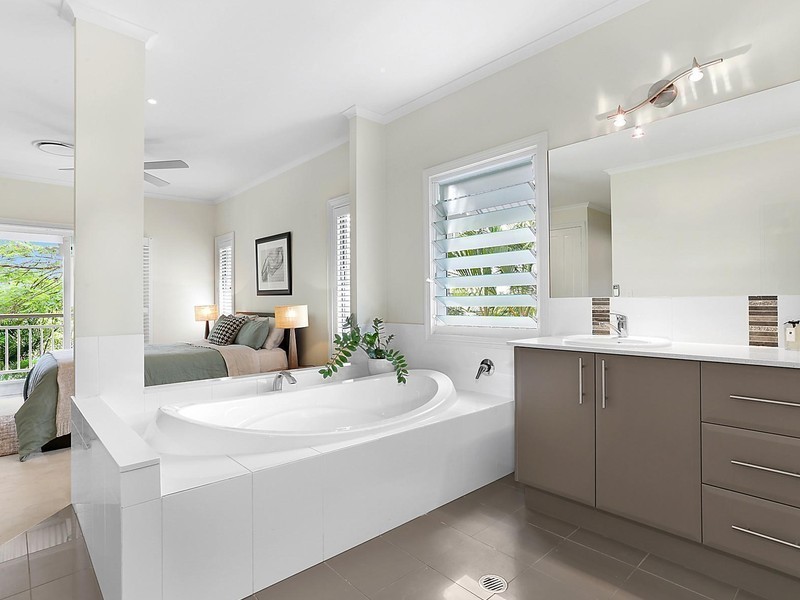 80 Lindsay Street, Hawthorne QLD 4171