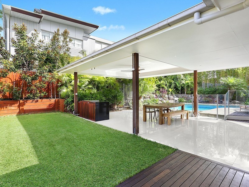 80 Lindsay Street, Hawthorne QLD 4171