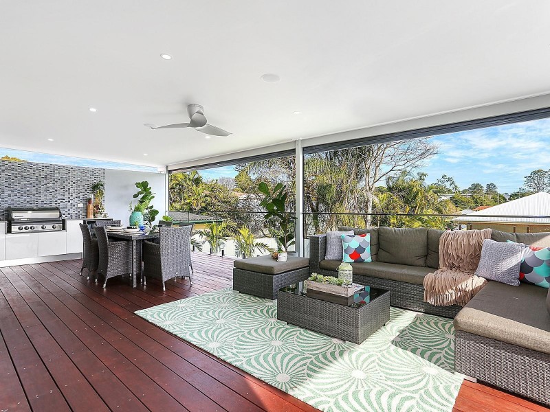 26 Arrol Street, Camp Hill QLD 4152