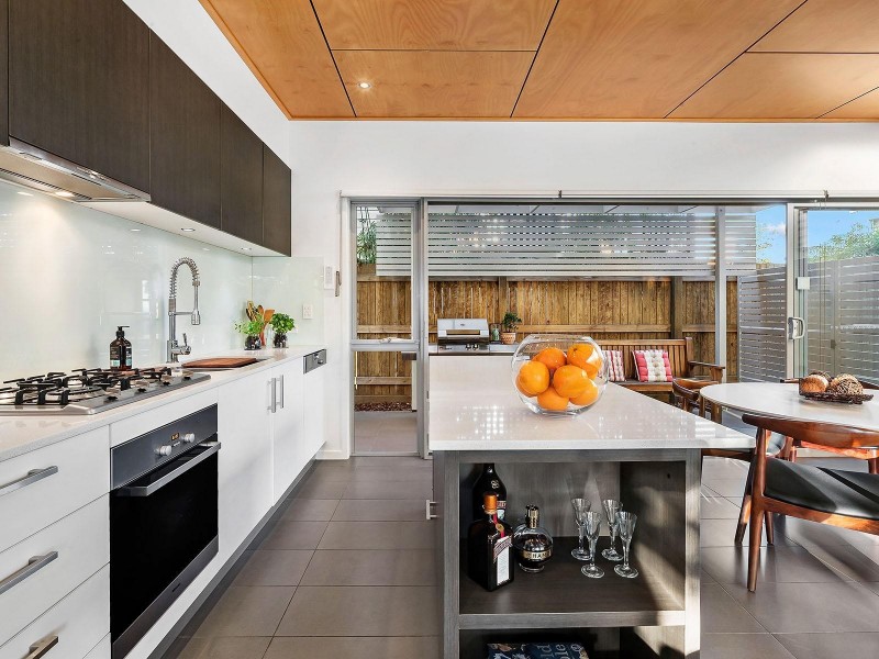 31 Barton Street, Hawthorne QLD 4171