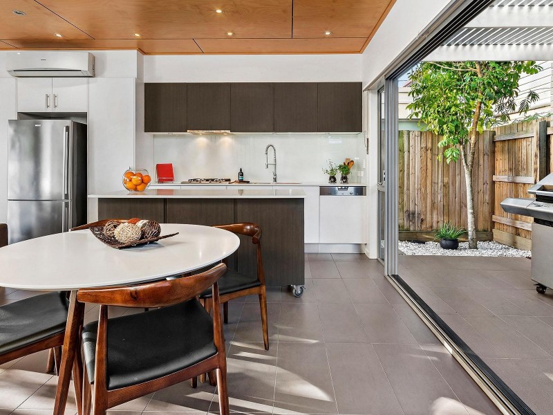 31 Barton Street, Hawthorne QLD 4171