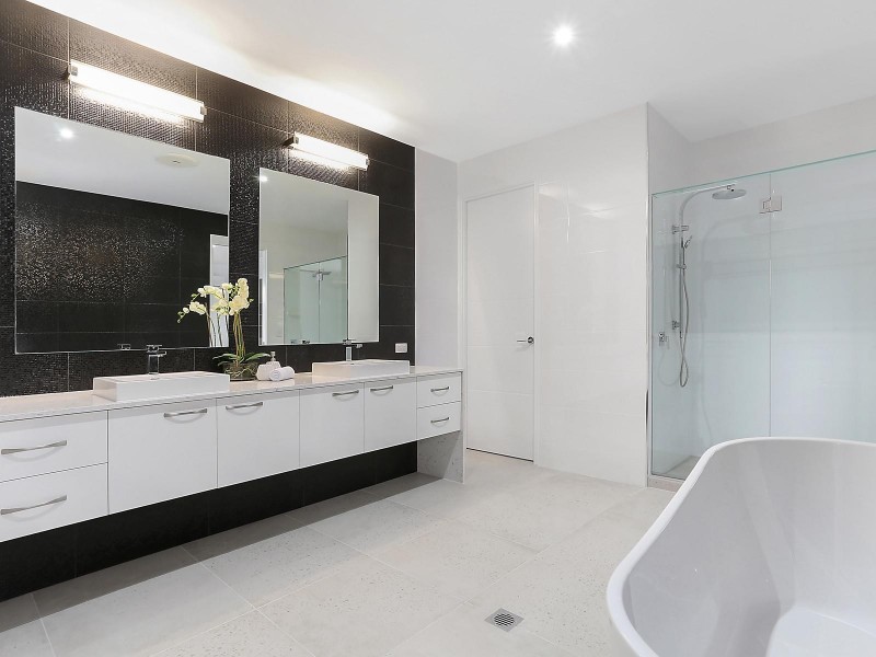 7 Myall Street, Norman Park QLD 4170