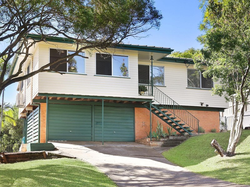 29 Pareena Crescent, Mansfield QLD 4122