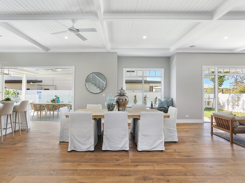 10 Hipwood Avenue, Coorparoo QLD 4151