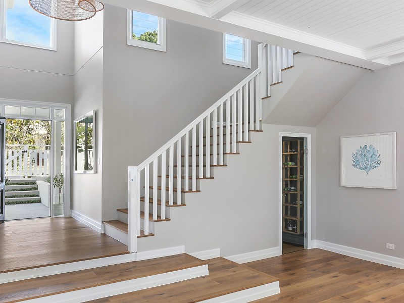 10 Hipwood Avenue, Coorparoo QLD 4151