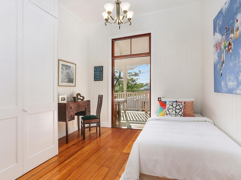 29 Barton Parade, Balmoral QLD 4171