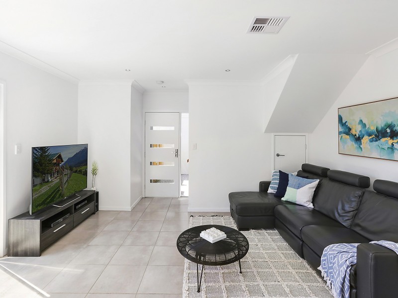 2/19 Waratah Avenue, Carina QLD 4152