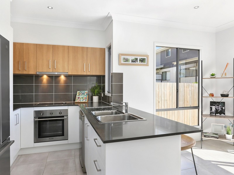 2/19 Waratah Avenue, Carina QLD 4152