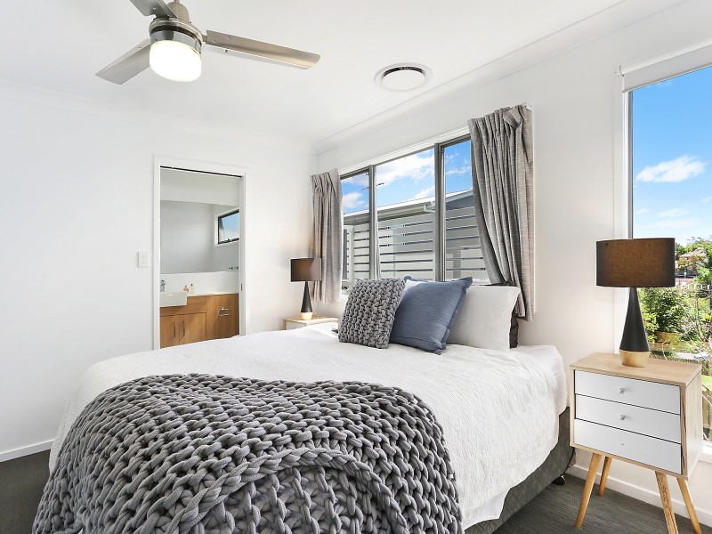 2/19 Waratah Avenue, Carina QLD 4152