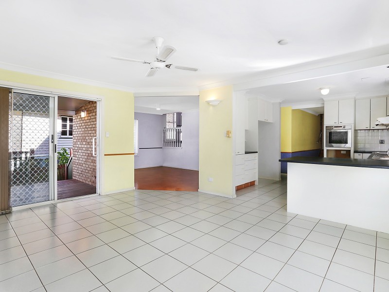 495 Cavendish Road, Coorparoo QLD 4151