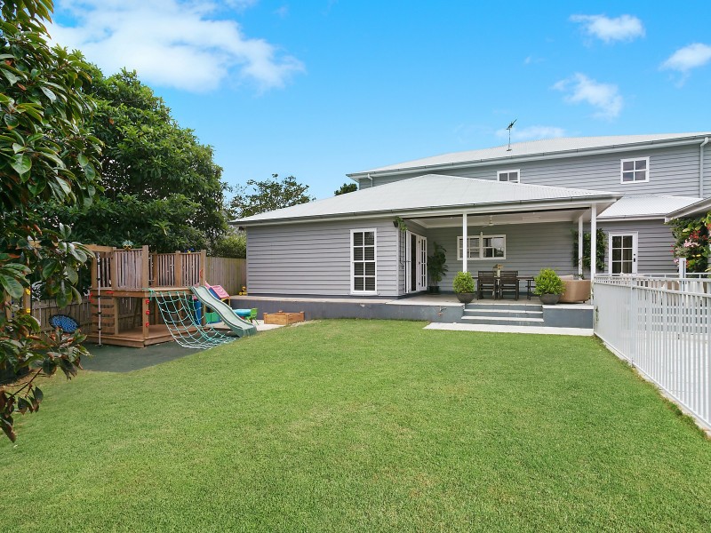 20 Blackheath Avenue, Hawthorne QLD 4171