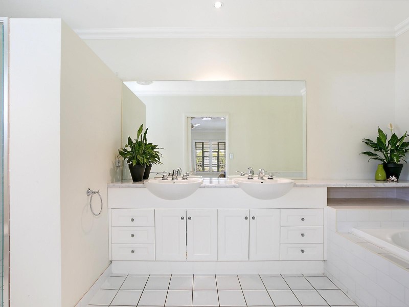 20 Blackheath Avenue, Hawthorne QLD 4171