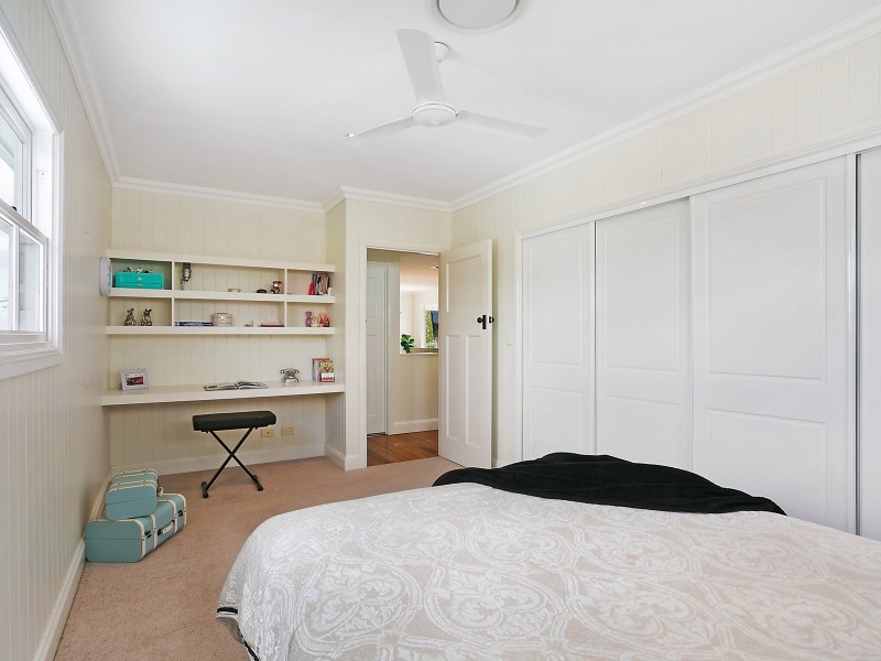 20 Blackheath Avenue, Hawthorne QLD 4171