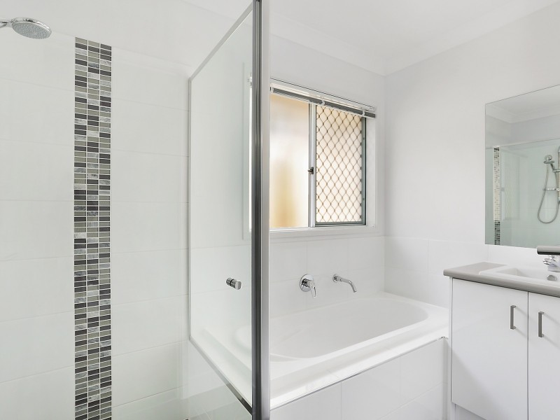 10 Tanzanite Avenue, Logan Reserve QLD 4133