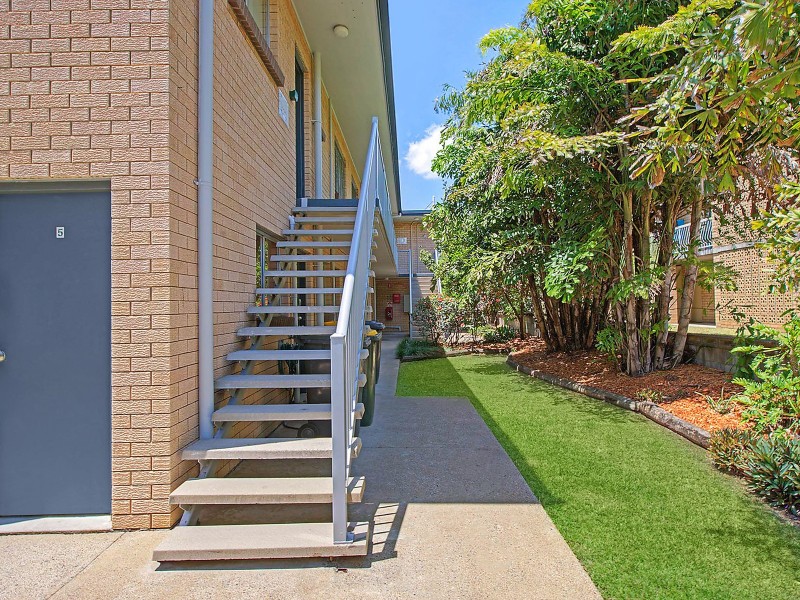 32 Birdwood Street, Coorparoo QLD 4151