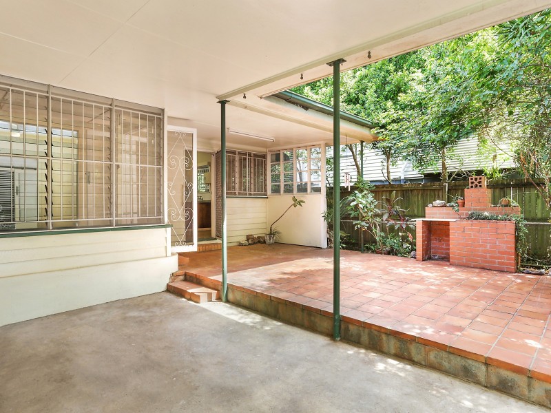 17 Saunders Street, Indooroopilly QLD 4068