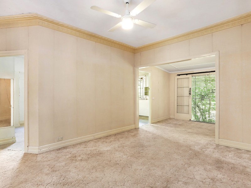 17 Saunders Street, Indooroopilly QLD 4068