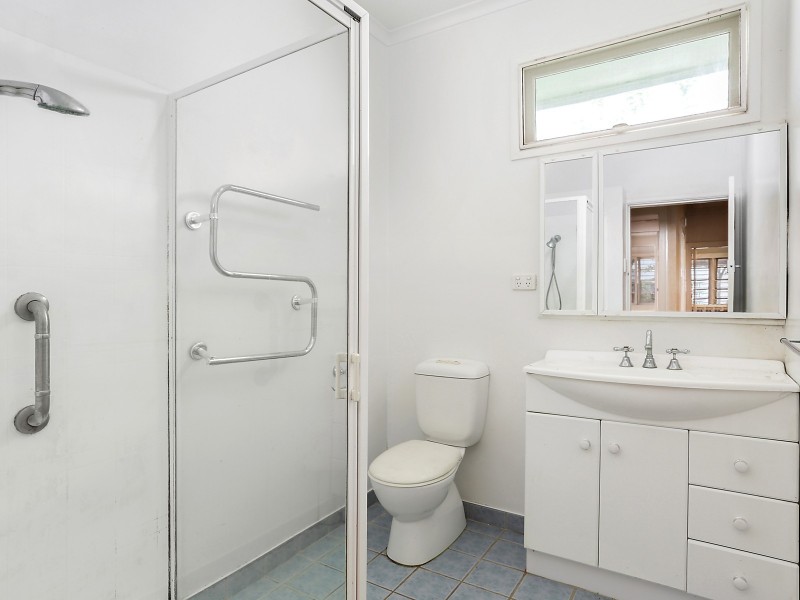 17 Saunders Street, Indooroopilly QLD 4068