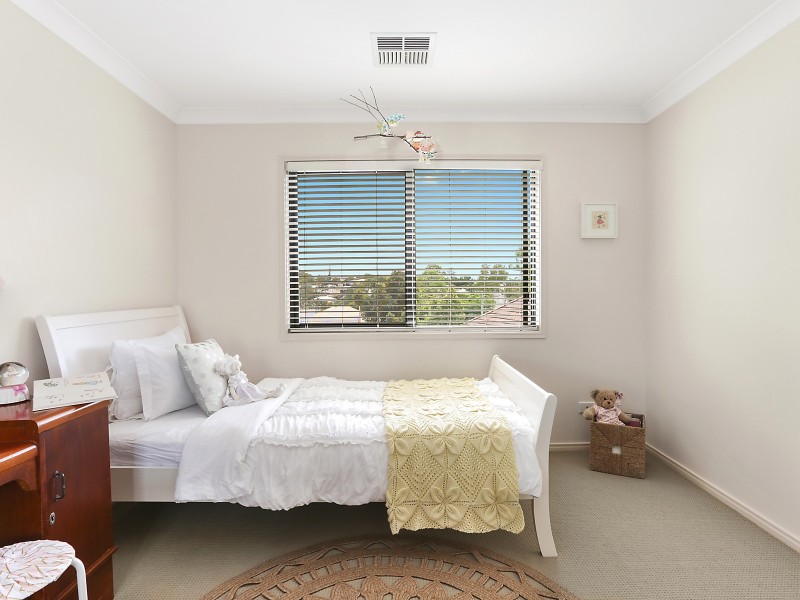 27 Porteus Drive, Seven Hills QLD 4170