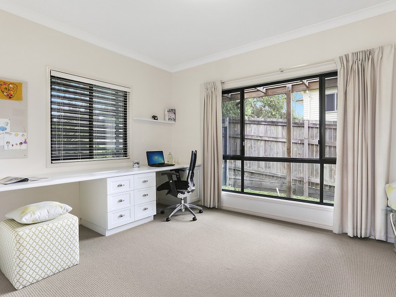 27 Porteus Drive, Seven Hills QLD 4170