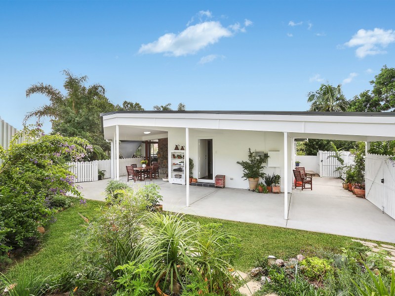 21 Athlone Street, Woolloongabba QLD 4102