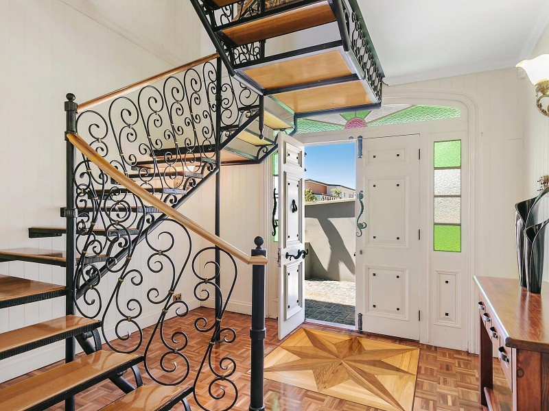 258 Oxford Street, Balmoral QLD 4171