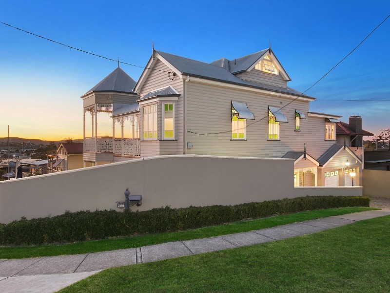 258 Oxford Street, Balmoral QLD 4171