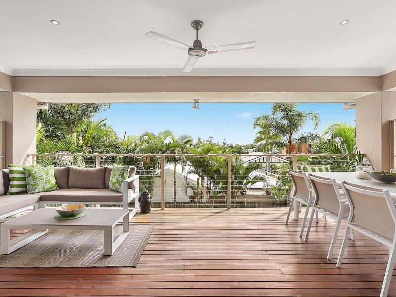 10 Perth Street, Camp Hill QLD 4152