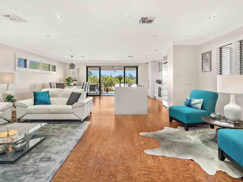 10 Perth Street, Camp Hill QLD 4152