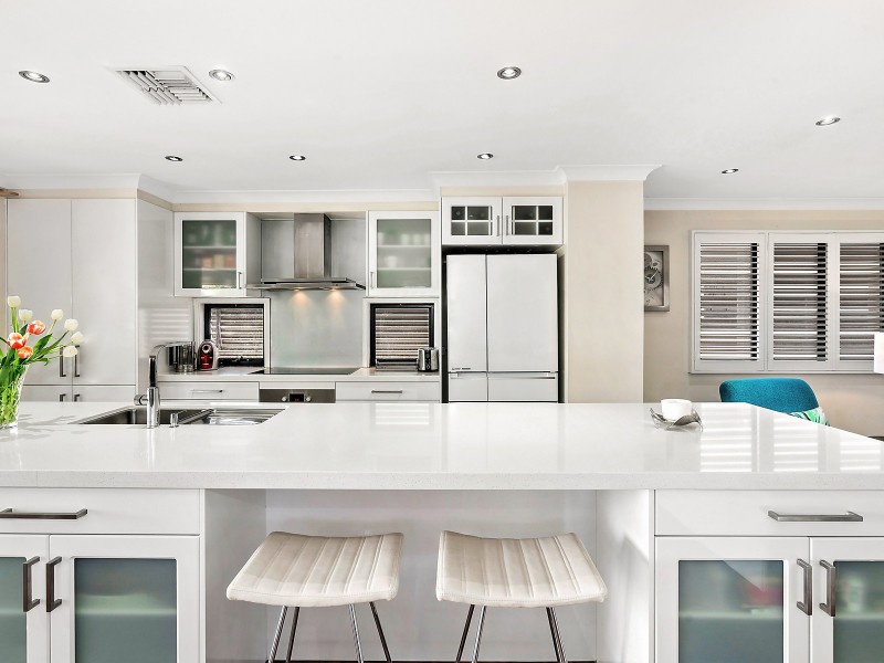 10 Perth Street, Camp Hill QLD 4152