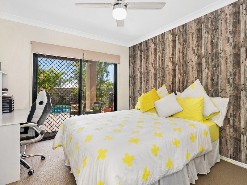 10 Perth Street, Camp Hill QLD 4152