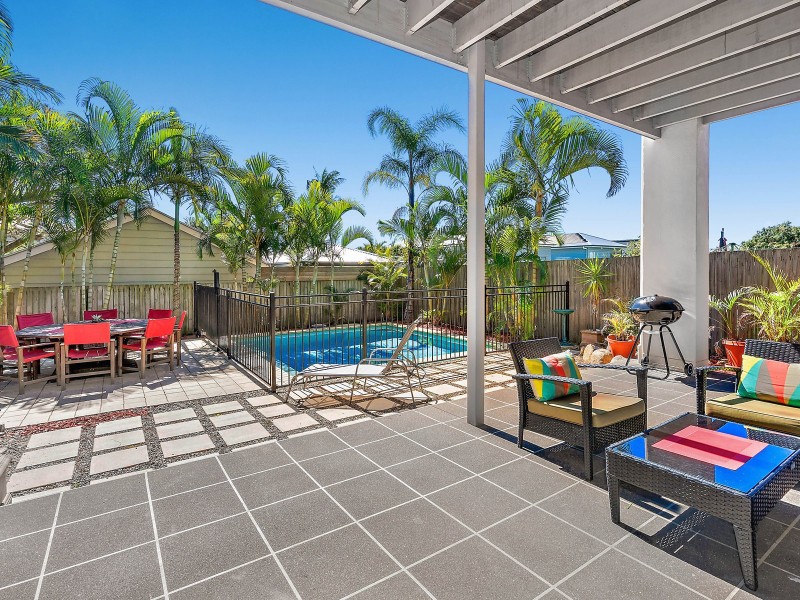 10 Perth Street, Camp Hill QLD 4152