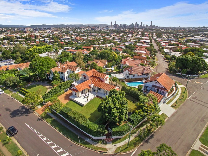 29 Welwyn Crescent, Coorparoo QLD 4151