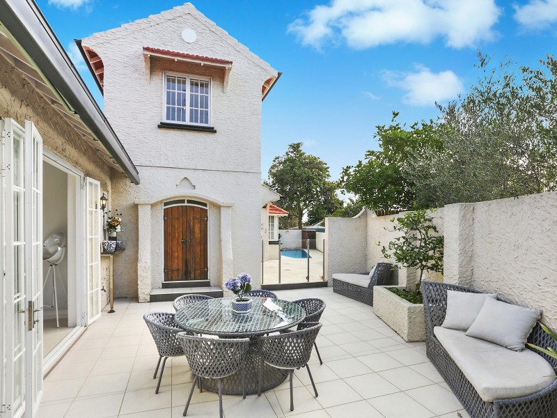 29 Welwyn Crescent, Coorparoo QLD 4151