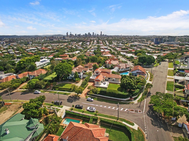 29 Welwyn Crescent, Coorparoo QLD 4151