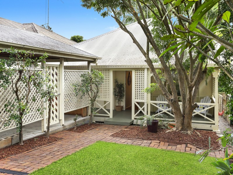 312 Wynnum Road, Norman Park QLD 4170