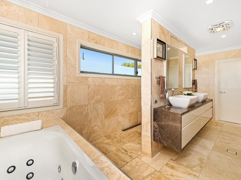 50 Coutts Street, Bulimba QLD 4171