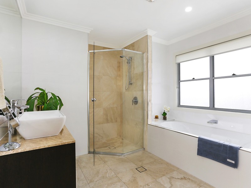 50 Coutts Street, Bulimba QLD 4171