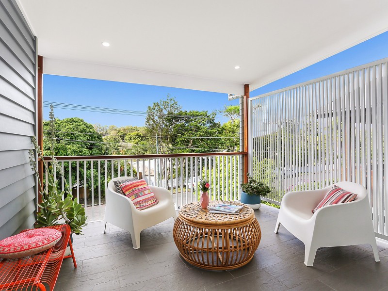 18 Dover Street, Hawthorne QLD 4171