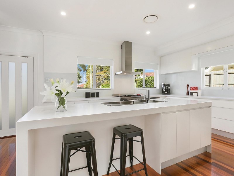 7 Buena Vista Avenue, Coorparoo QLD 4151