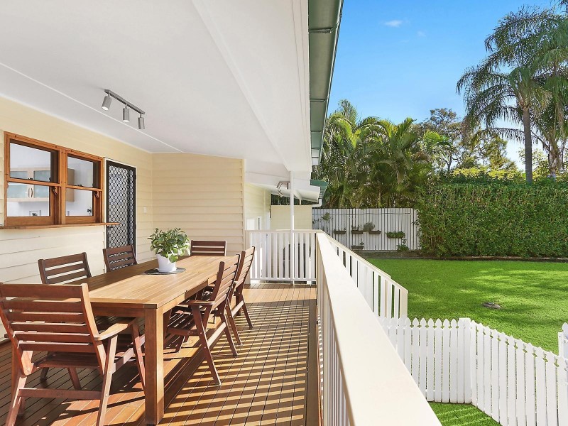 136 Stanley Road, Camp Hill QLD 4152