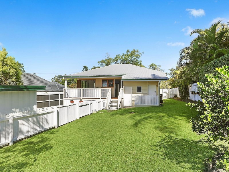 136 Stanley Road, Camp Hill QLD 4152