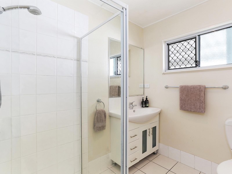 2 Asquith Street, Morningside QLD 4170