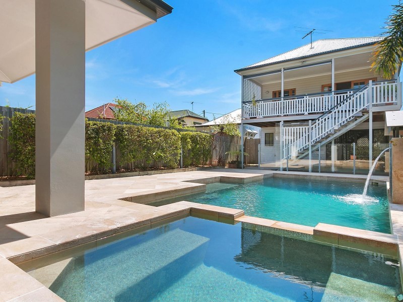 11 Rowland Street, Coorparoo QLD 4151